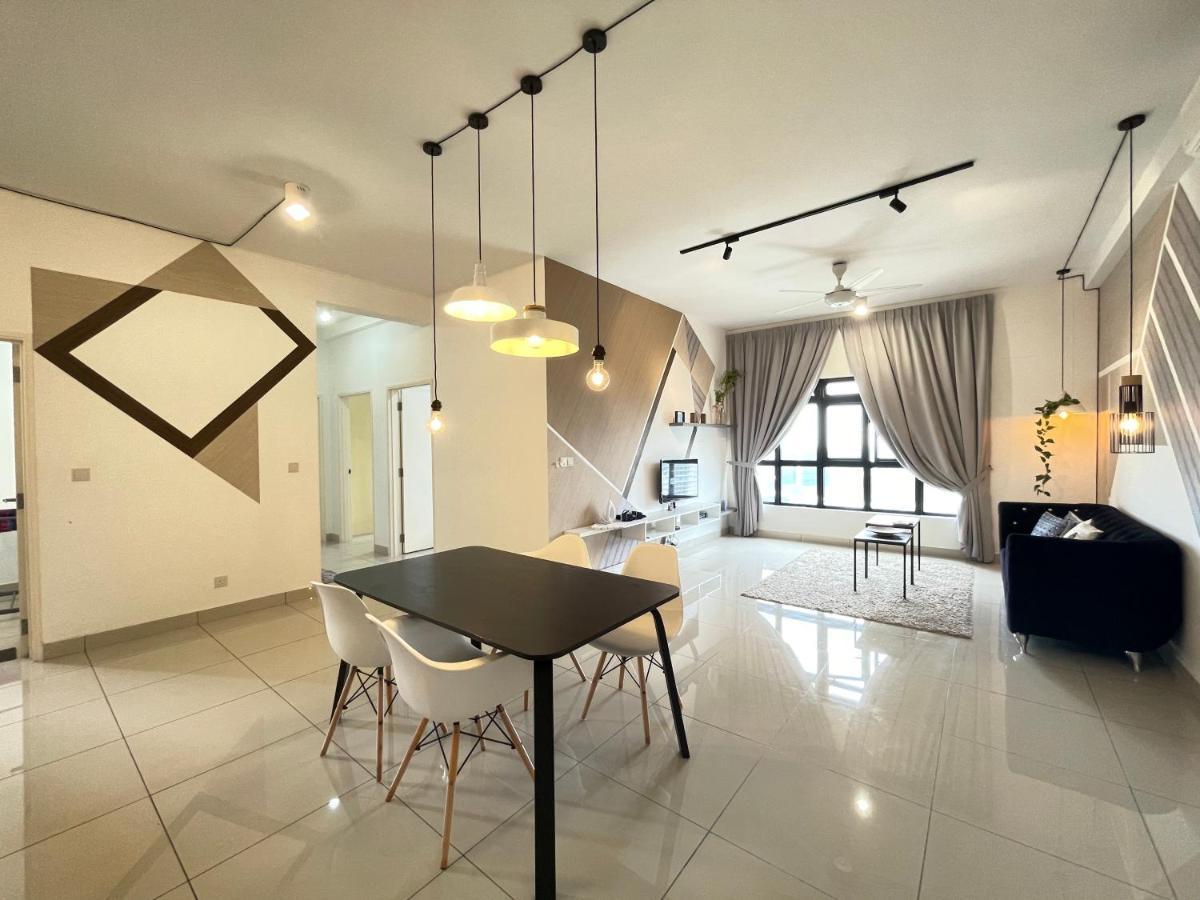 Meridin Medini By Wp Homestay Nusajaya  Exterior photo